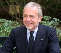 De Laurentis: «Lavezzi? non tratteniamo nessuno»